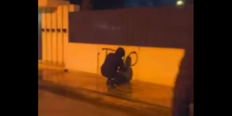 Παρέμβαση του Ρουβίκωνα στο σπίτι του ιδιοκτήτη της Βιολάντα