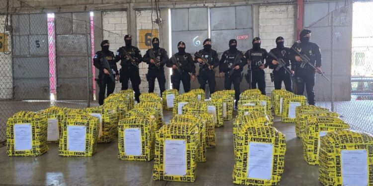 Γουατεμάλα: Κατάσχεση - "μαμούθ" 4,9 τόνων κοκαΐνης μέσα σε εμπορευματοκιβώτια με αλεύρι