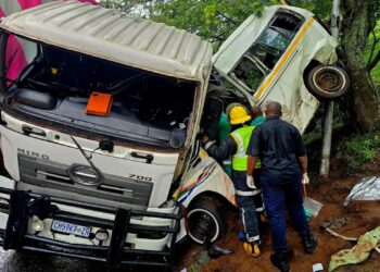 Πολύνεκρο τροχαίο στη Νότια Αφρική: Σύγκρουση μικρού λεωφορείου με φορτηγό - Τουλάχιστον 11 νεκροί