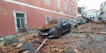 Ισχυρή κακοκαιρία σε Ευρώπη και Β. Αμερική – Τουλάχιστον 60 νεκροί στις ΗΠΑ