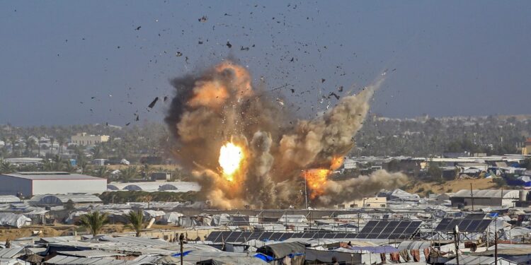 Νέο μακελειό από ισραηλινές επιδρομές στη Γάζα: 32 νεκροί, ανάμεσά τους και παιδιά