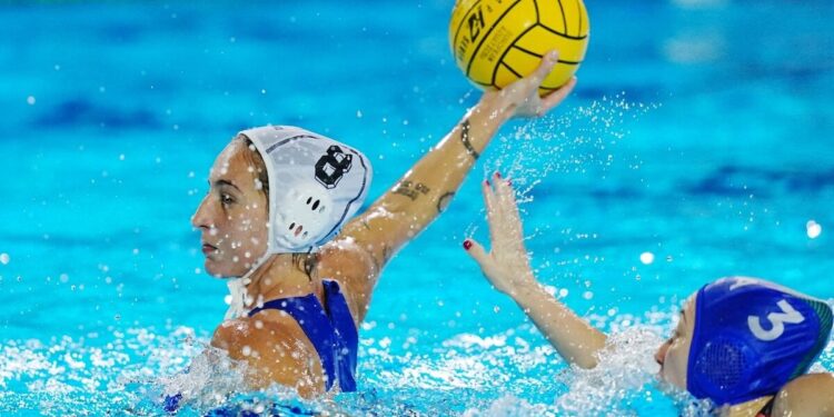 Ευρωπαϊκό πρωτάθλημα πόλο γυναικών: Η Εθνική νίκησε με 15-10 την Ιταλία και πέρασε στα ημιτελικά
