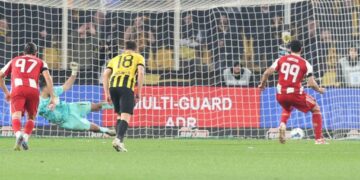 Super League: Με πέναλτι του Ταρέμι στο 90+16΄ ο Ολυμπιακός πήρε ισοπαλία 1-1 από την ΑΕΚ στην "Allwyn Arena"