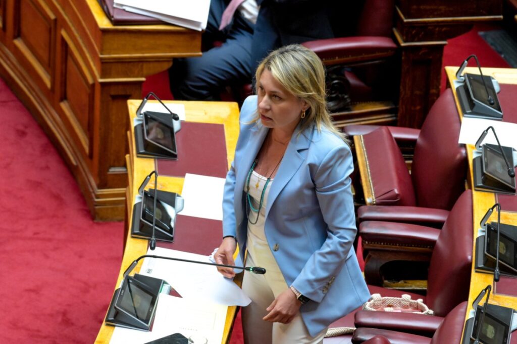 Απίστευτη δήλωση βουλεύτριας της ΝΔ για το υπέρογκο στεγαστικό κόστος «Το τσάμπα πέθανε» – Σφοδρές αντιδράσεις από την αντιπολίτευση