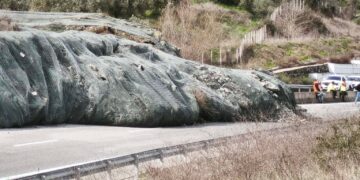 Μεγάλη κατολίσθηση στην Ιόνια οδό – Κλειστός ο δρόμος και στα δύο ρεύματα κυκλοφορίας