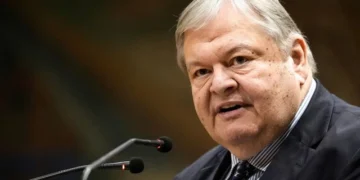 Ε. Βενιζέλος για το διάγγελμα Μητσοτάκη: "Οι τρεις προϋποθέσεις για να συζητήσουμε τη Συνταγματική Αναθεώρηση"