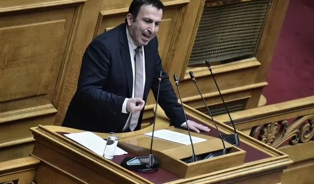 Κοινή δήλωση των βουλευτών του ΠΑΣΟΚ Σ. Παραστατίδη και Σ. Κάτσικα για το Εθνικό Απολυτήριο: "Όχι στα επικοινωνιακά παιχνίδια της κυβέρνησης"