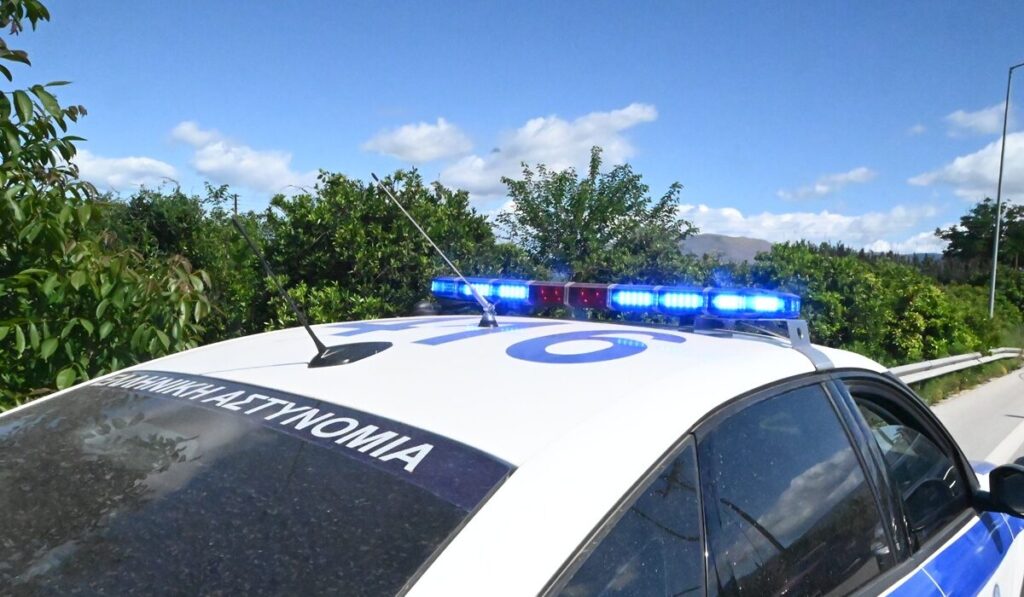 Βούλα: Εντοπίστηκε νεκρός άνδρας με τραύμα από μαχαίρι στον λαιμό