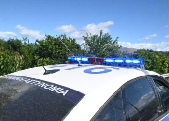 Βούλα: Εντοπίστηκε νεκρός άνδρας με τραύμα από μαχαίρι στον λαιμό