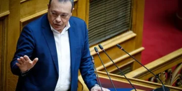 Επίθεση Φάμελλου κατά της κυβέρνησης για τη τραγωδία στη Χίο: "Υπάρχουν σοβαρά ερωτηματικά – Εκπρόσωπος του τραμπισμού ο Πλεύρης"