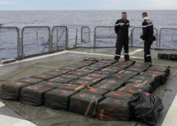 Το ΠΝ της Γαλλίας κατέσχεσε 4,2 τόνους κοκαΐνης που εντόπισε σε πλοίο στην Πολυνησία