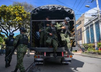 Κολομβία: Επίθεση ενόπλων σε αυτοκίνητο γερουσιαστή – Νεκροί δύο σωματοφύλακες