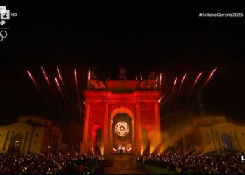 Θεαματική και φαντασμαγορική η τελετή έναρξης των Χειμερινών Ολυμπιακών Αγώνων– Πρώτη στην παρέλαση η Ελλάδα με την Νεφέλη Τίτα