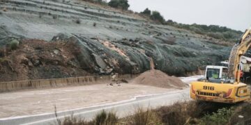 Κλειστή η Ιόνια Οδός- Μεγαλώνει το ρήγμα, μετά από νέα κατολίσθηση