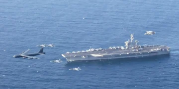 Με το "όπλο στο τραπέζι" συνεχίζονται οι συνομιλίες των ΗΠΑ με το Ιράν