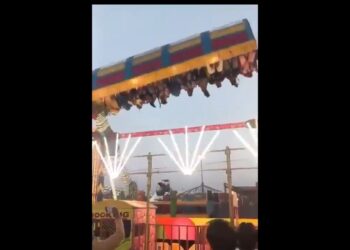 Πανικός σε λούνα παρκ στην Ινδία: Κατέρρευσε μηχάνημα - Ένας νεκρός και 13 τραυματίες