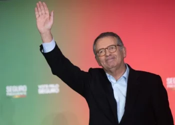 Εκλογές στην Πορτογαλία: Μεγάλη νίκη στον δεύτερο γύρο για τον κεντροαριστερό Seguro με 66% με αντίπαλο τον ακροδεξιό André Ventura