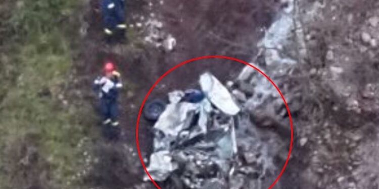 Ευρυτανία: Νεκρός 59χρονος μετά από πτώση αυτοκινήτου σε γκρεμό στον οδικό άξονα Προυσού και Τόρνου 