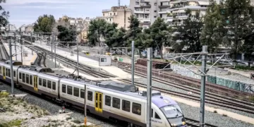 Hellenic Train: Διακοπή κυκλοφορίας του Προαστιακού στη γραμμή Κιάτο – Πειραιάς – Κιάτο, λόγω φωτιάς στο ύψος του Ασπροπύργου