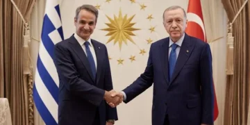 Ποιοι υπουργοί συνοδεύουν τον Μητσοτάκη στην Άγκυρα - Γιατί δεν πάει ο Δένδιας