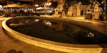 Αισιοδοξία για το κοριτσάκι που ανασύρθηκε από το συντριβάνι στην Καλλιθέα