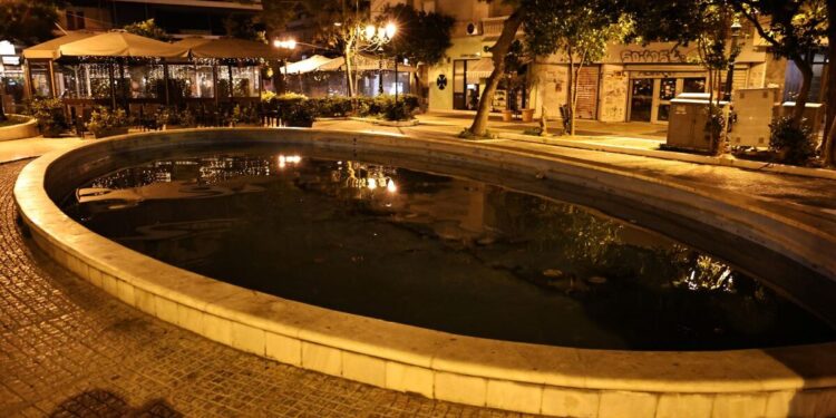 Αισιοδοξία για το κοριτσάκι που ανασύρθηκε από το συντριβάνι στην Καλλιθέα