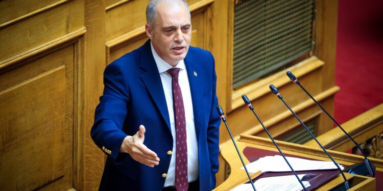 Κυριάκος Βελόπουλος: "Εκτός από ανιστόρητος, ο Κ. Μητσοτάκης είναι και επικίνδυνος"