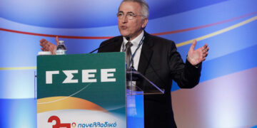 Επίθεση του Γιάννη Παναγόπουλου στον Νίκο Ανδρουλάκη -  Η ΠΑΣΚΕ απειλεί με αποχώρηση από το ΠΑΣΟΚ