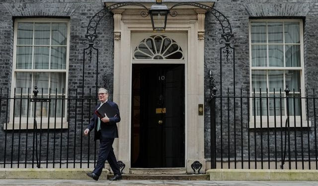 Βρετανία: Παραιτήθηκε και ο γενικός γραμματέας της κυβέρνησης Στάρμερ,  Κρις Γουόρμαλντ