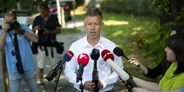 Σάλος στην Ουγγαρία με βίντεο που διέρρευσε το οποίο δείχνει τον αντίπαλο του Όρμπαν να κάνει σεξ με πρώην του