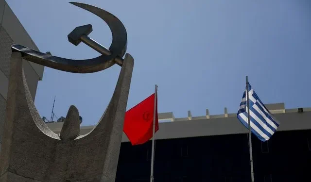 Ανακοίνωση του ΚΚΕ για τον βανδαλισμό του μνημείου των 200 εκτελεσμένων στην Καισαριανή