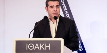 Αλέξης Τσίπρας στη παρουσίαση της "ΙΘΑΚΗΣ" στη Λάρισα: «Εσείς λέτε βγες μπροστά, εγώ απαντώ τώρα είναι η ώρα του μαζί»
