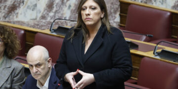 Εργαζόμενη στην "Πλεύση Ελευθερίας" καταγγέλλει την Ζωή Κωνσταντοπούλου για μπούλινγκ: «Γιατί μύριζε το φαγητό – Για τον χρόνο παραμονής μου στην τουαλέτα – Για τον… καφέ της»