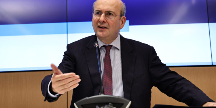 Ο Κωστής Χατζηδάκης διαψεύδει δημοσιεύματα για συνάντησή του με συνεργάτη του Έπσταϊν το 2014: «Αποκυήματα φαντασίας»