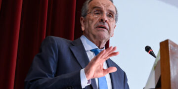 Επίσκεψη Σαμαρά στον ΠτΔ: Επίθεση στον Μητσοτάκη για τη συνάντησή του με τον Ερντογάν: «Η κυβέρνηση ξεπλένει την Τουρκία»