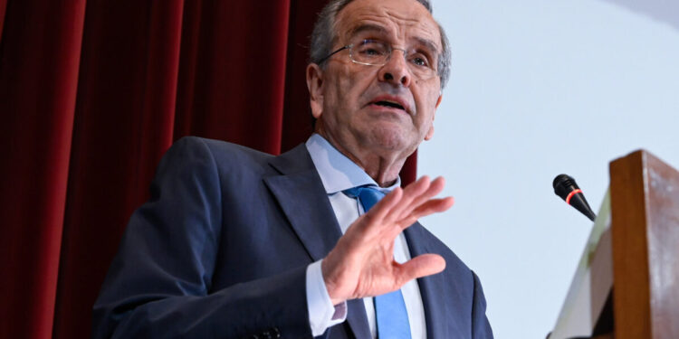 Επίσκεψη Σαμαρά στον ΠτΔ: Επίθεση στον Μητσοτάκη για τη συνάντησή του με τον Ερντογάν: «Η κυβέρνηση ξεπλένει την Τουρκία»