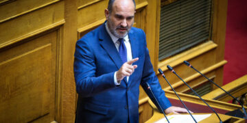 Βουλή: Ομόφωνη εισήγηση της Επιτροπής Δεοντολογίας για άρση ασυλίας του Δ. Μαρκόπουλου μετά από μήνυση Κασσελάκη