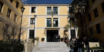 20χρονος Αιγύπτιος κρατούμενος απέδρασε από τα δικαστήρια της Ευελπίδων - Ανθρωποκυνηγητό της αστυνομίας