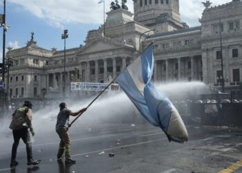 Αργεντινή: Διαδηλώσεις κατά του Μιλέι για τα μέτρα λιτότητας