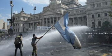 Αργεντινή: Διαδηλώσεις κατά του Μιλέι για τα μέτρα λιτότητας