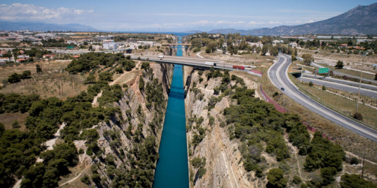 Νεκρός εντοπίστηκε στον ισθμό Κορίνθου ο 26χρονος που είχε εξαφανιστεί από τη Γλυφάδα από το απόγευμα του Σαββάτου