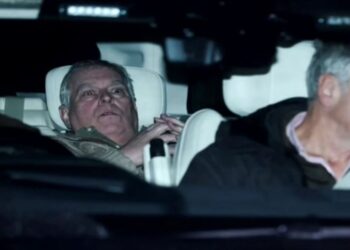 Βρετανία: Ελεύθερος, μετά από 12ωρη κράτηση, αφέθηκε ο έκπτωτος πρίγκιπας Άντριου – «Φαινόταν ζαλισμένος και σοκαρισμένος»