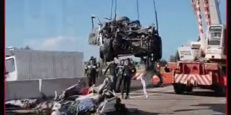 Πολύνεκρο τροχαίο δυστύχημα στην Αίγυπτο σε σφοδρή σύγκρουση φορτηγού με αγροτικό όχημα - Τουλάχιστον 18 νεκροί