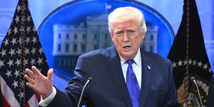 Ντόναλντ Τραμπ για την απόφαση του Ανώτατου Δικαστηρίου: "Θα επιβάλω παγκόσμιο δασμό 10%"