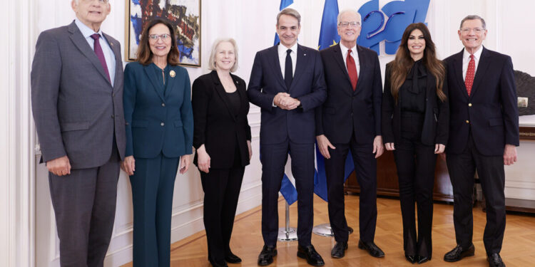 Συνάντηση Κ. Μητσοτάκη στο Μαξίμου με αντιπροσωπεία του Κογκρέσου