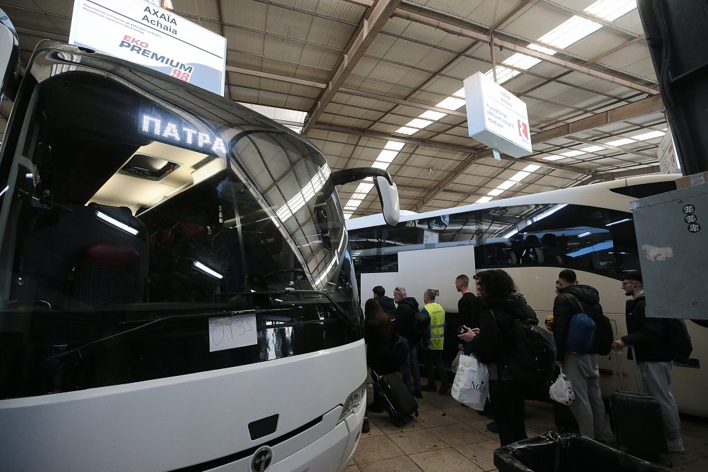 Μαζική έξοδος εκδρομέων για το τριήμερο της Καθαράς Δευτέρας – Πλημμυρίζει η Πάτρα