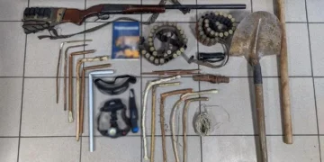 Συνελήφθησαν σε τρία άτομα στη Θεσσαλονίκη που έκαναν συστηματικά παράνομες αρχαιολογικές έρευνες και λαθρανασκαφές