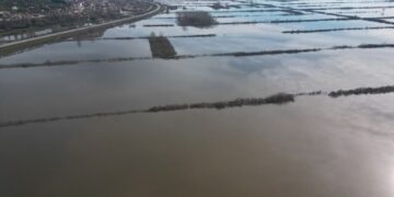 Συναγερμός για τον Έβρο: 150 χιλιάδες στρέμματα κάτω από τα νερά – Πλημμύρισε ο κάμπος στα Λάβαρα