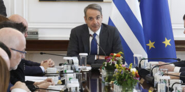 Κ. Μητσοτάκης κατά Α. Σαμαρά: "Ας μην ταράζονται κάποιοι «επαγγελματίες ανησυχούντες» – Η Ελλάδα ασκεί τα κυριαρχικά της δικαιώματα στην πράξη"