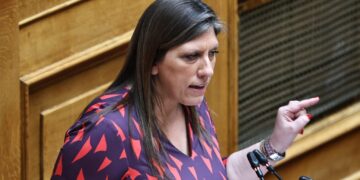 Zωή Kωνσταντοπούλου στη Βουλή για τις υποκλοπές: "Αυτό το σκάνδαλο αποτελεί μείζον κακούργημα και μέχρι τέλους θα το πάμε"